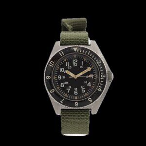 Vintage 1977 Benrus Military Type 2 Class A Men's Automatic Wristwatch Swiss